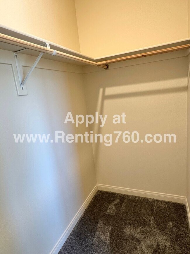 Building Photo - Incredible 4 Bed 3 Bath Home In Sage Estates!!!
