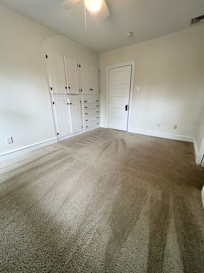 Building Photo - Gorgeous 3-Bedroom Home in Narberth! Avail...