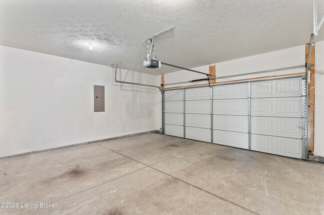 Building Photo - 7909 Cascade Falls Cove
