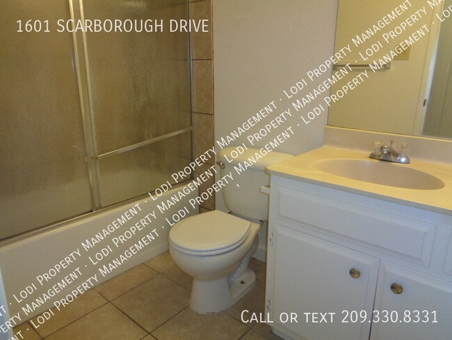 Building Photo - 1601 Scarborough Dr