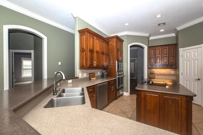 Building Photo - 21685 Merion Ct
