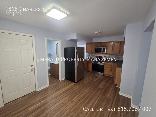 Building Photo - 1818 Charles St