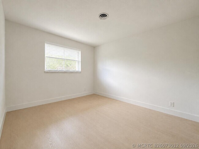 Building Photo - 10873 Magnolia St
