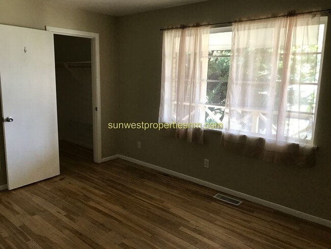 Building Photo - 3 Bedroom, 2 Bath, Fireplace and Fenced Ba...