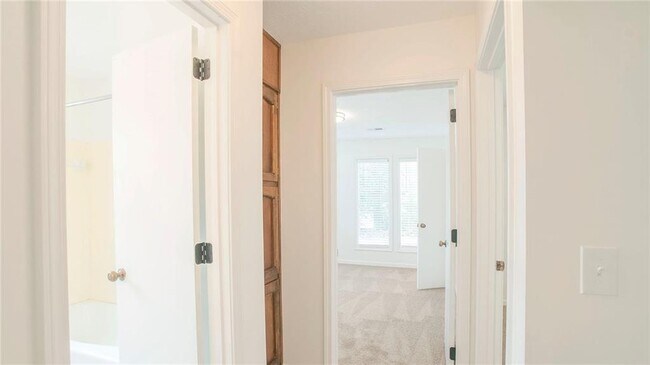 Building Photo - 3016 Donavan Way