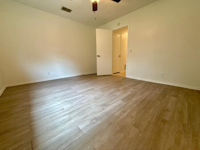 Building Photo - 15120 Arizona Oak Ln