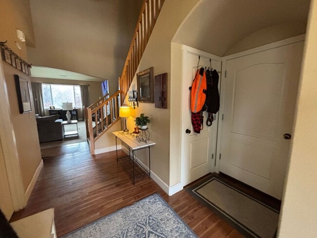 Building Photo - Beautiful and Spacious 4 Bed/2.5 Bath Home...