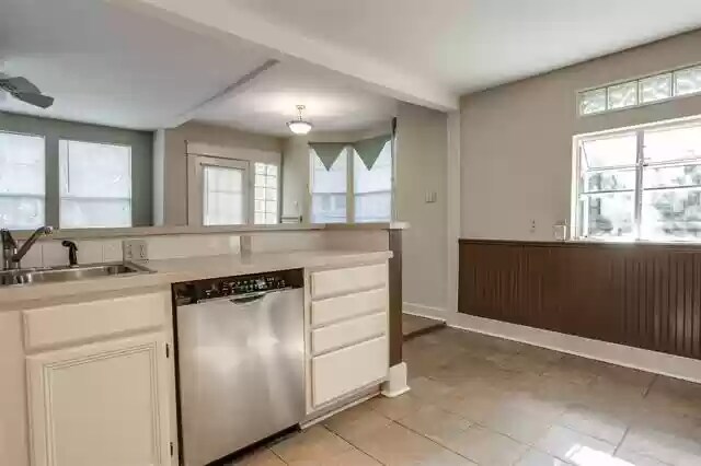 Building Photo - 5838 Belmont Ave