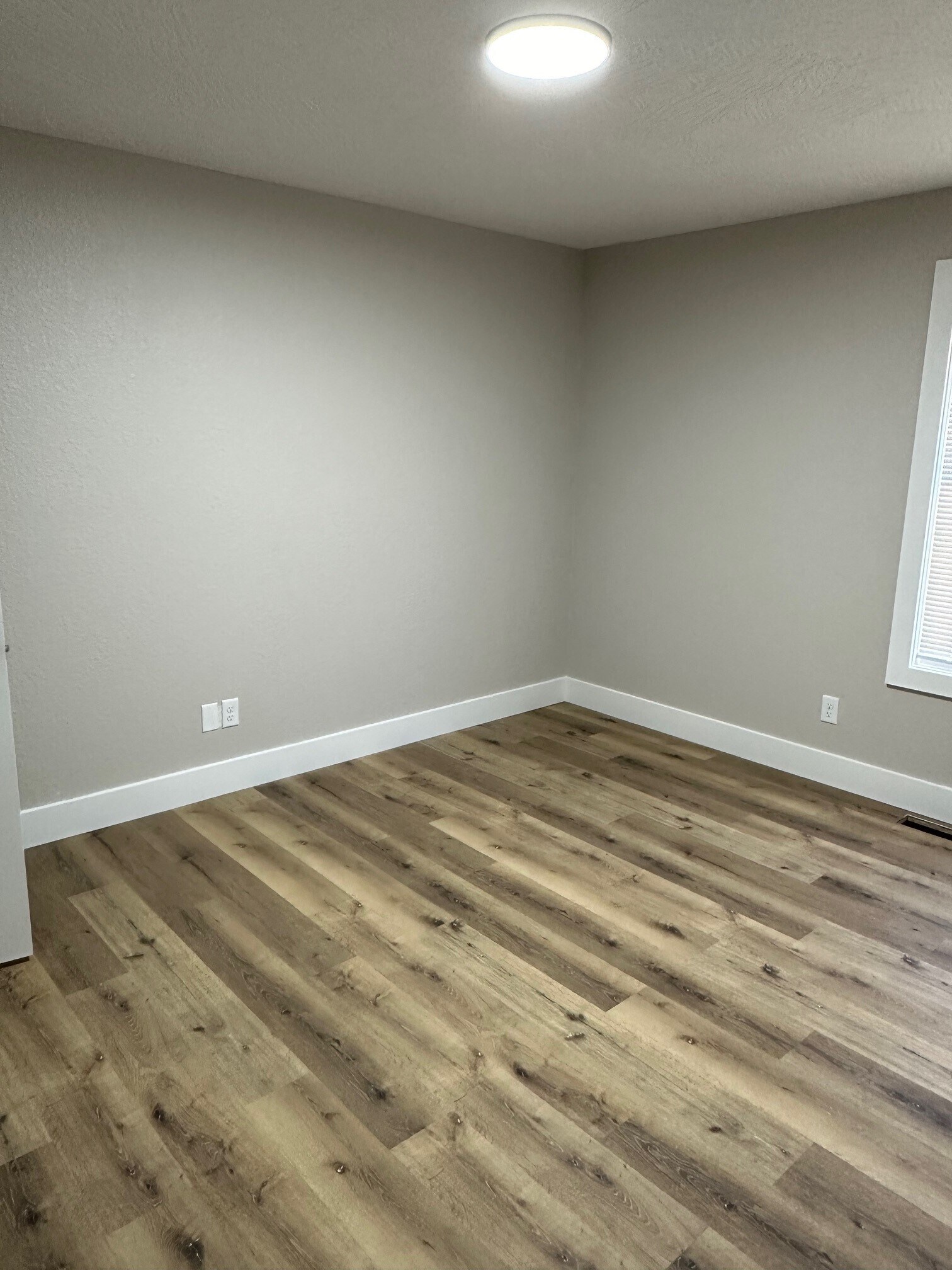 Living area - 449 W Lombard St