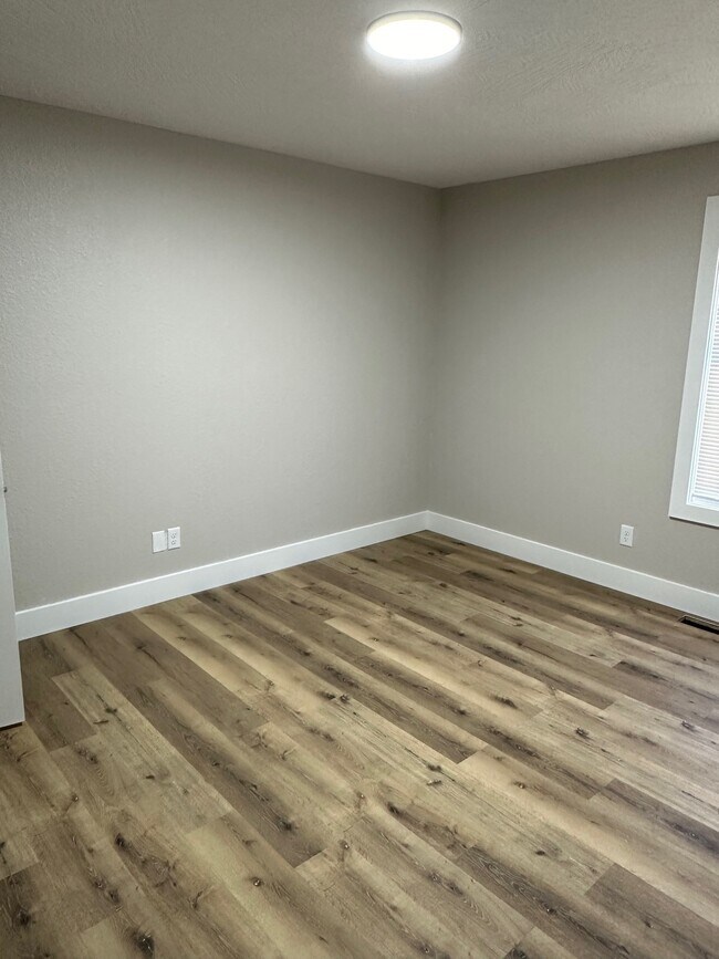 Living area - 449 W Lombard St