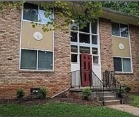 Building Photo - 1621 Line Cir