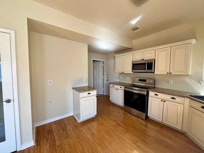 Building Photo - Conveniently Located to Randolph AFB, 4/2.5 ~ Large Backyard ~ Storage Shed ~ Move In Ready!