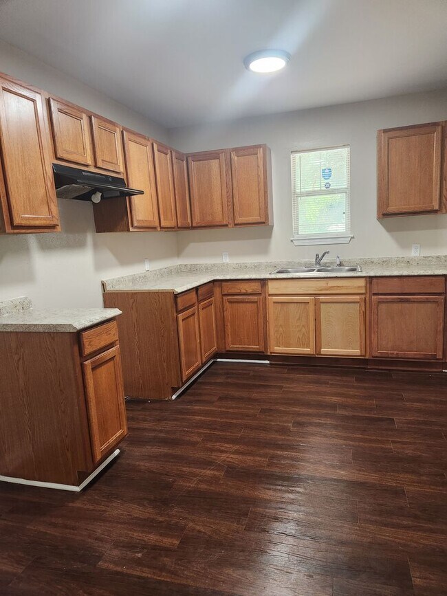 Building Photo - 5563 Banyan Ct