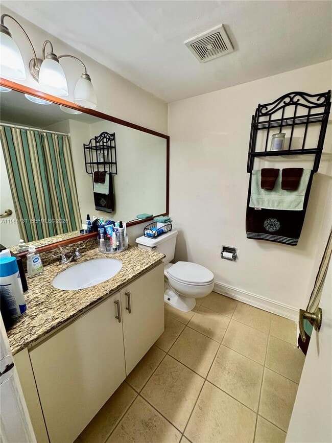 Building Photo - 9731 Fontainebleau Blvd