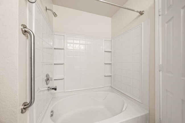 Building Photo - 12113 Thicket Bend Dr