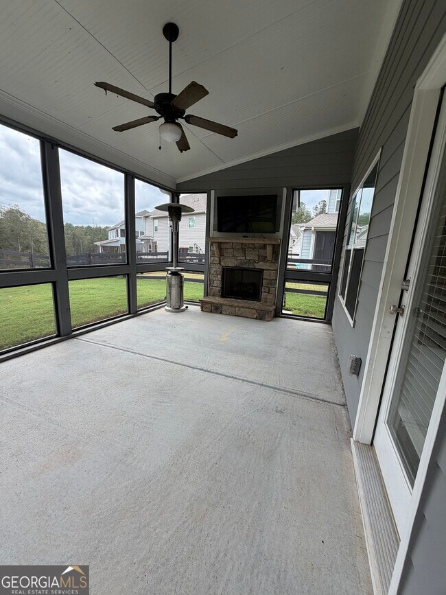 Building Photo - 1120 Riverwalk Manor Dr