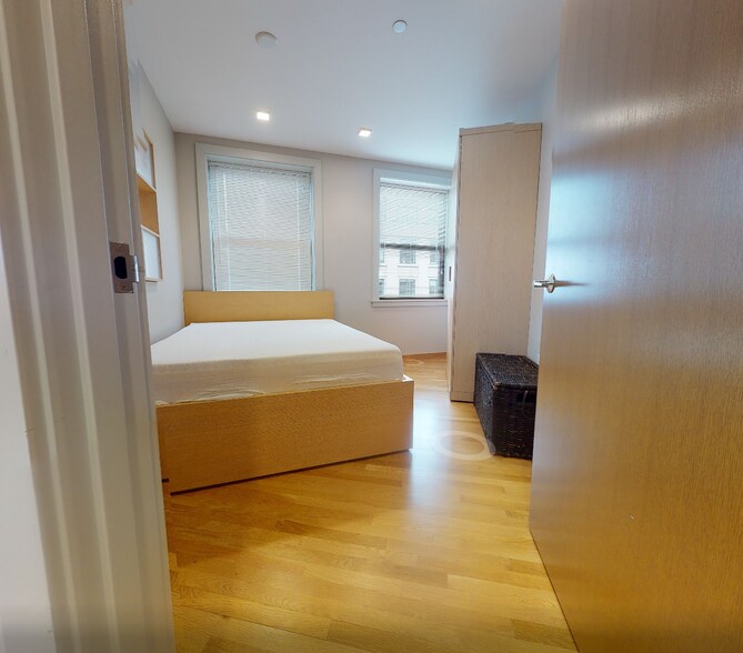 Building Photo - 114 Mount Auburn St