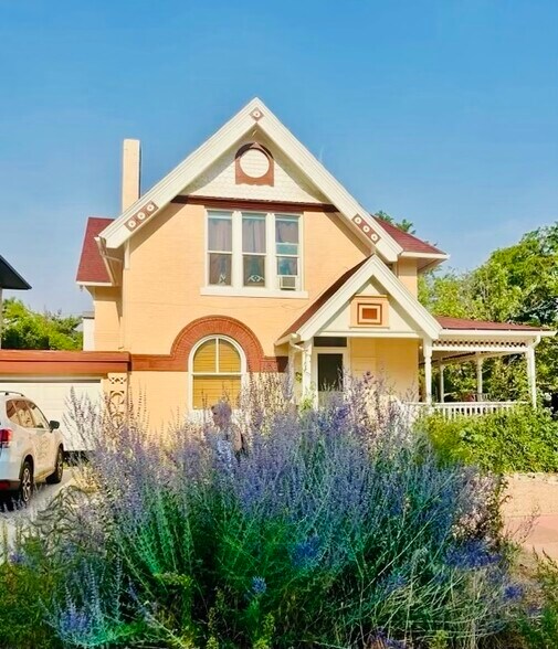 Building Photo - 147 N Sherman St