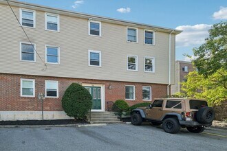 Building Photo - 25 Rockland St