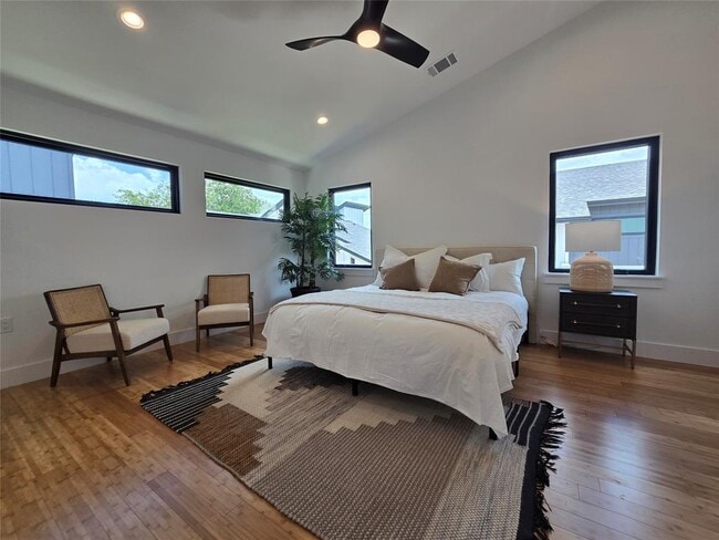 Building Photo - 5301 Grover Ave