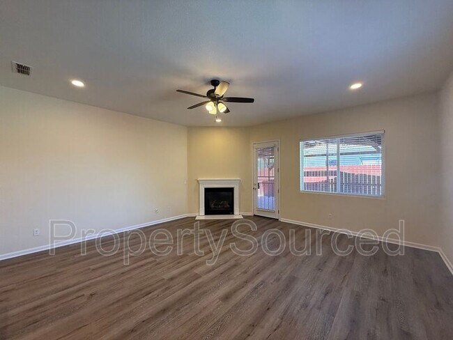 Building Photo - 1633 Sparrowhawk St