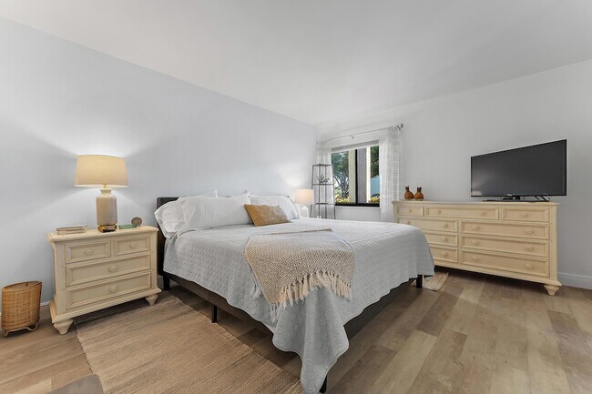 Building Photo - 1605 S US Hwy 1