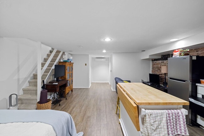 Building Photo - Beautiful, Spacious and Convenient in the HEART of DC