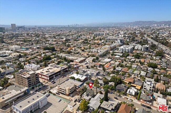 Building Photo - 318 Parkman Ave