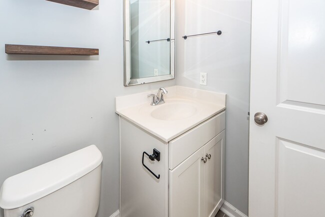 Building Photo - 3 Bedroom 2.5 Bath Single Family Home in W...
