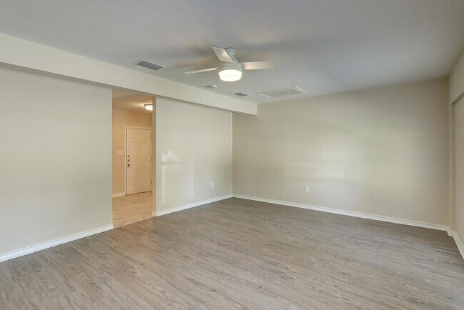 Building Photo - 1106 Bradshaw Dr