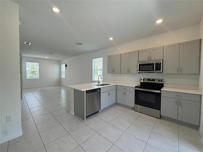 Building Photo - 3093 Skyline Lp
