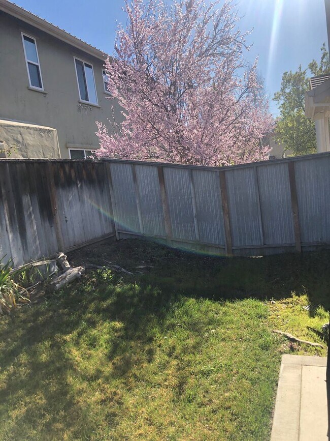 Building Photo - 4 br, 2.5 bath House - 205 Vista Del Rio Ct.
