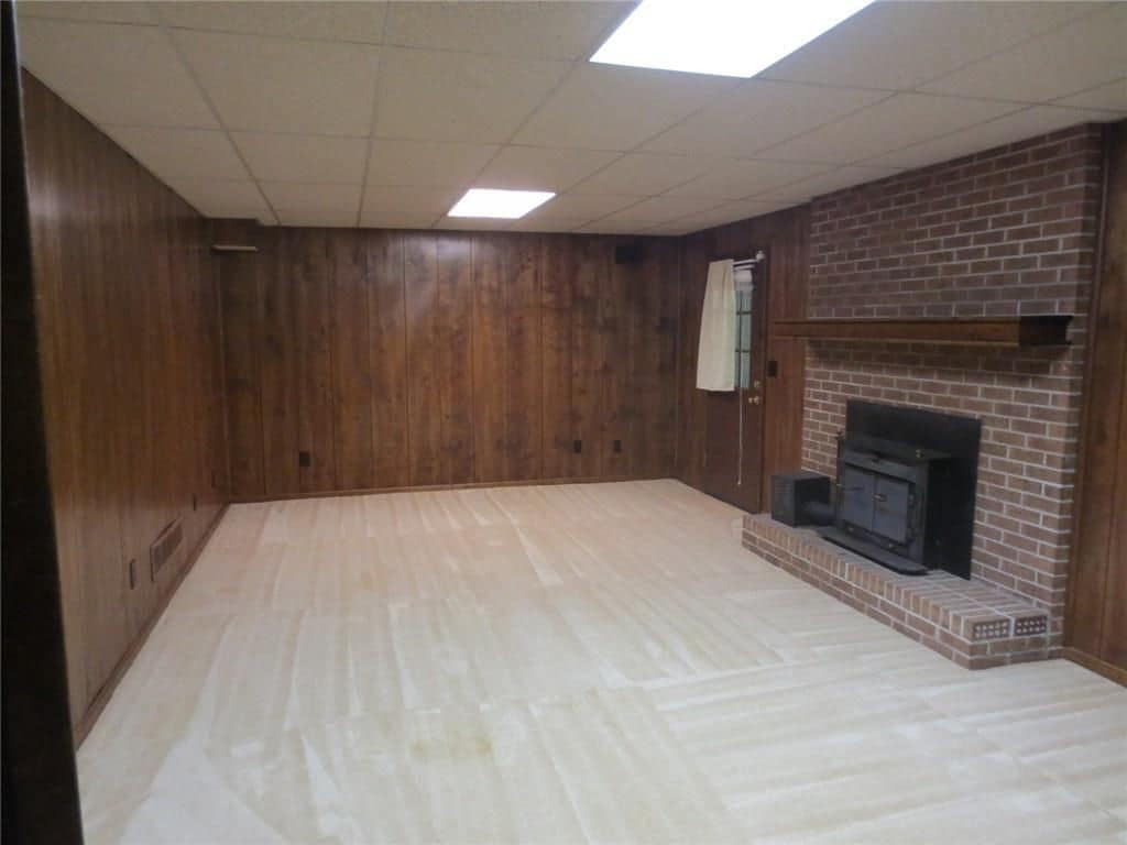 Building Photo - 220 Lantern Ridge Ct