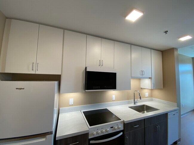 Building Photo - 83 Hanover St