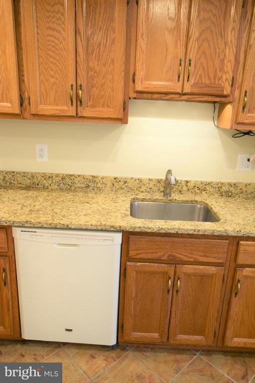 Building Photo - 6605 Briarleigh Way