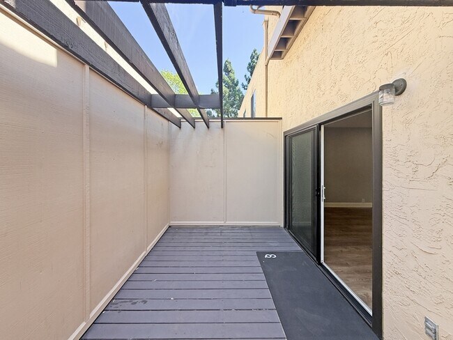 Building Photo - 8443 Via Mallorca