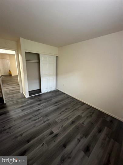 Building Photo - Charming Annandale Townhome with Modern Up...