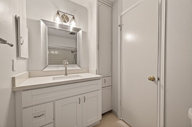 Building Photo - 6404 Burgoyne Dr.