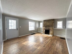 Building Photo - Charming 2BR North Columbus Home w/ Basement & Decorative Fireplace