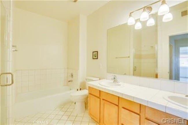 Building Photo - 9610 Zelzah Ave