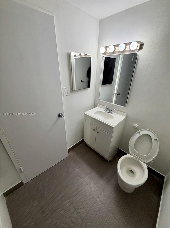 Building Photo - 3301 NE 5th Ave