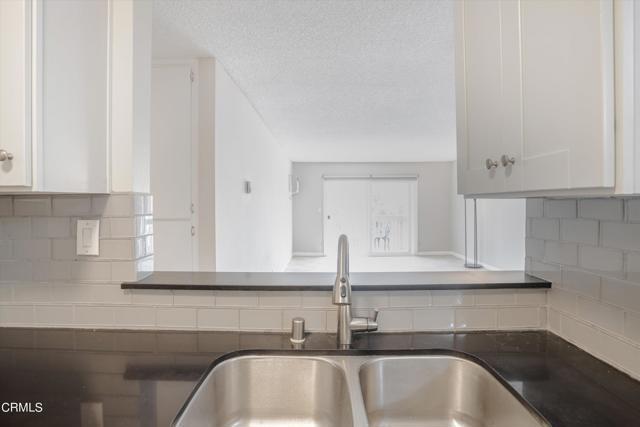 Building Photo - 8577 Rugby Dr