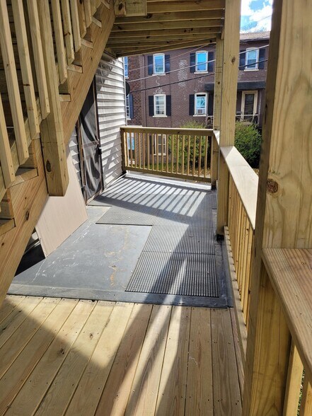 Building Photo - 366 North St