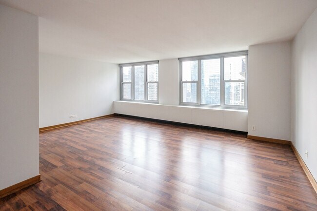 Building Photo - 400 E Randolph St