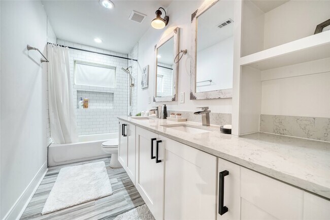 Building Photo - 5911 Dawnridge Dr