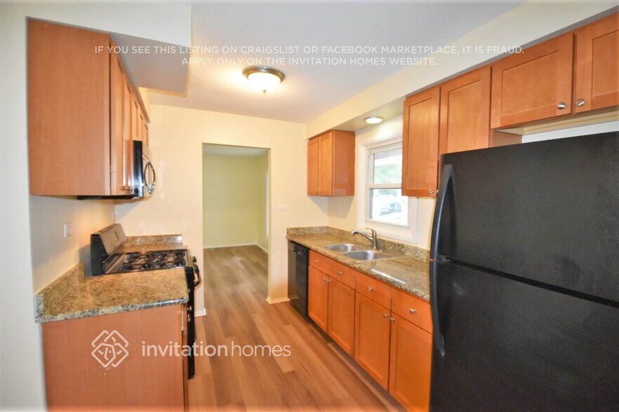 Building Photo - 575 Cochise Pl