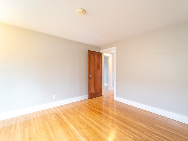 Building Photo - 38 Elgrove Rd