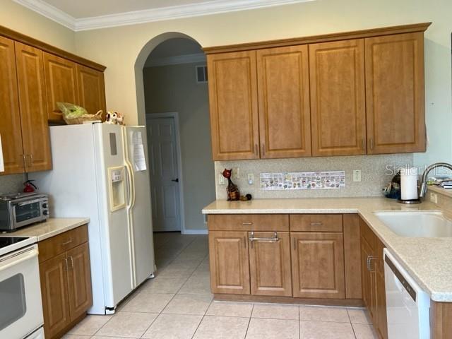 Building Photo - 2427 Caledonian St