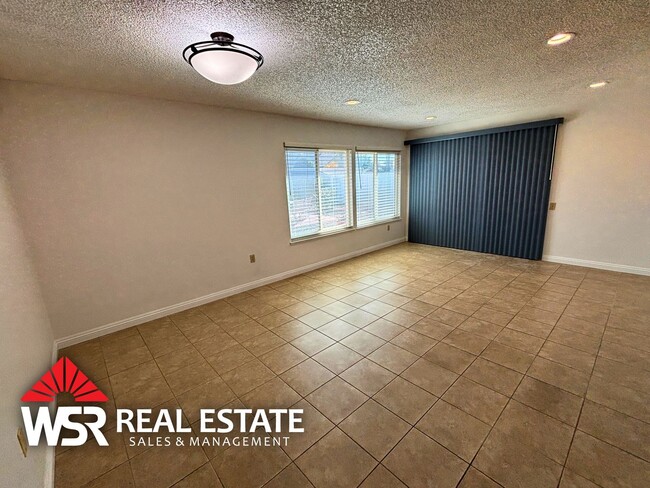 Building Photo - Sun City 55+ Community | 2 Bed, 2 Bath with Bonus Sunroom