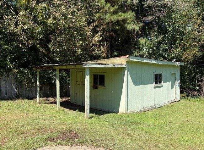 Building Photo - 3 Bedroom, 1 Bathroom House in High Point!